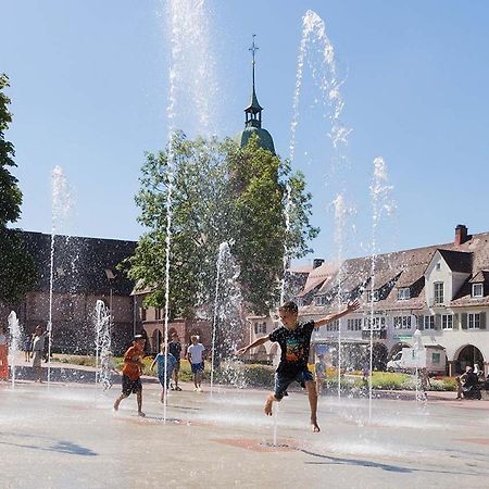 Holiday Am Marktplatz Фройденщат Екстериор снимка